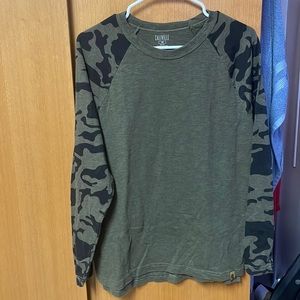 Caliville Men’s Camo Long Sleeve
